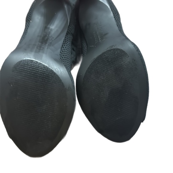 Charles (Charles David) peep toe mesh high heel bootie 7.5
NWOT - Picture 4 of 8